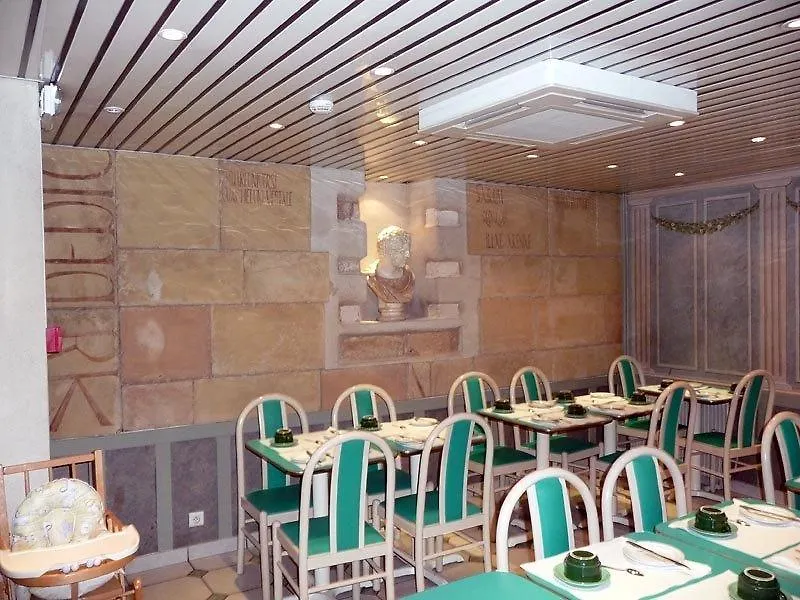 Des Arenes פריז
