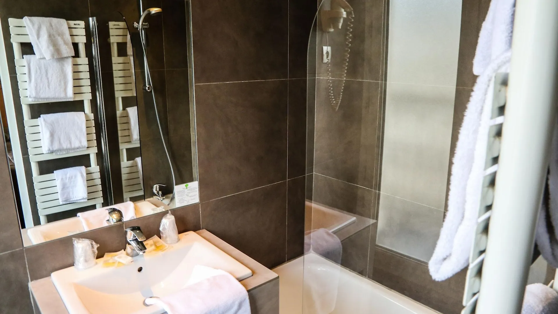 Des Arenes Hotel 3*
