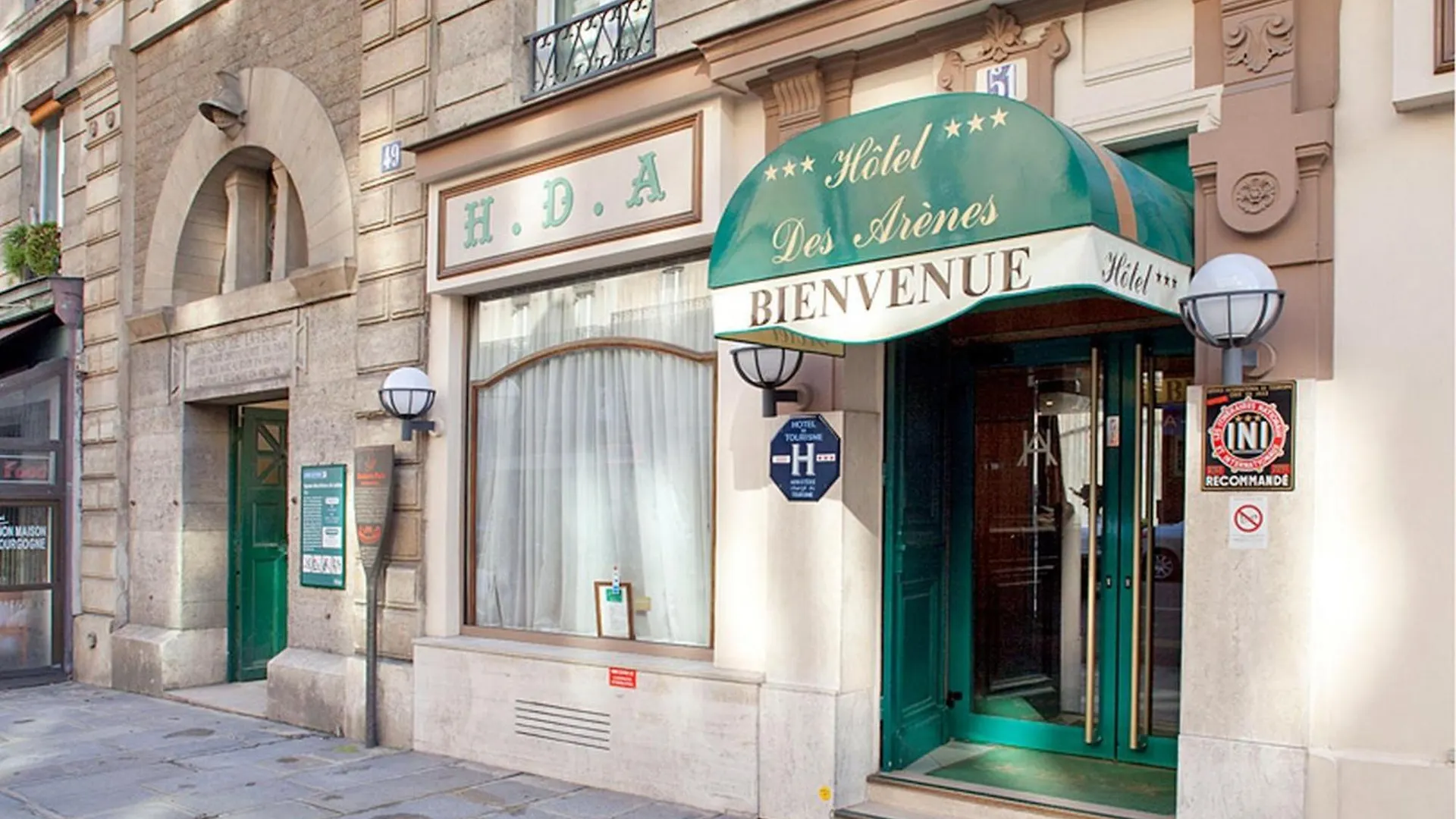 Hotel Des Arenes 3*