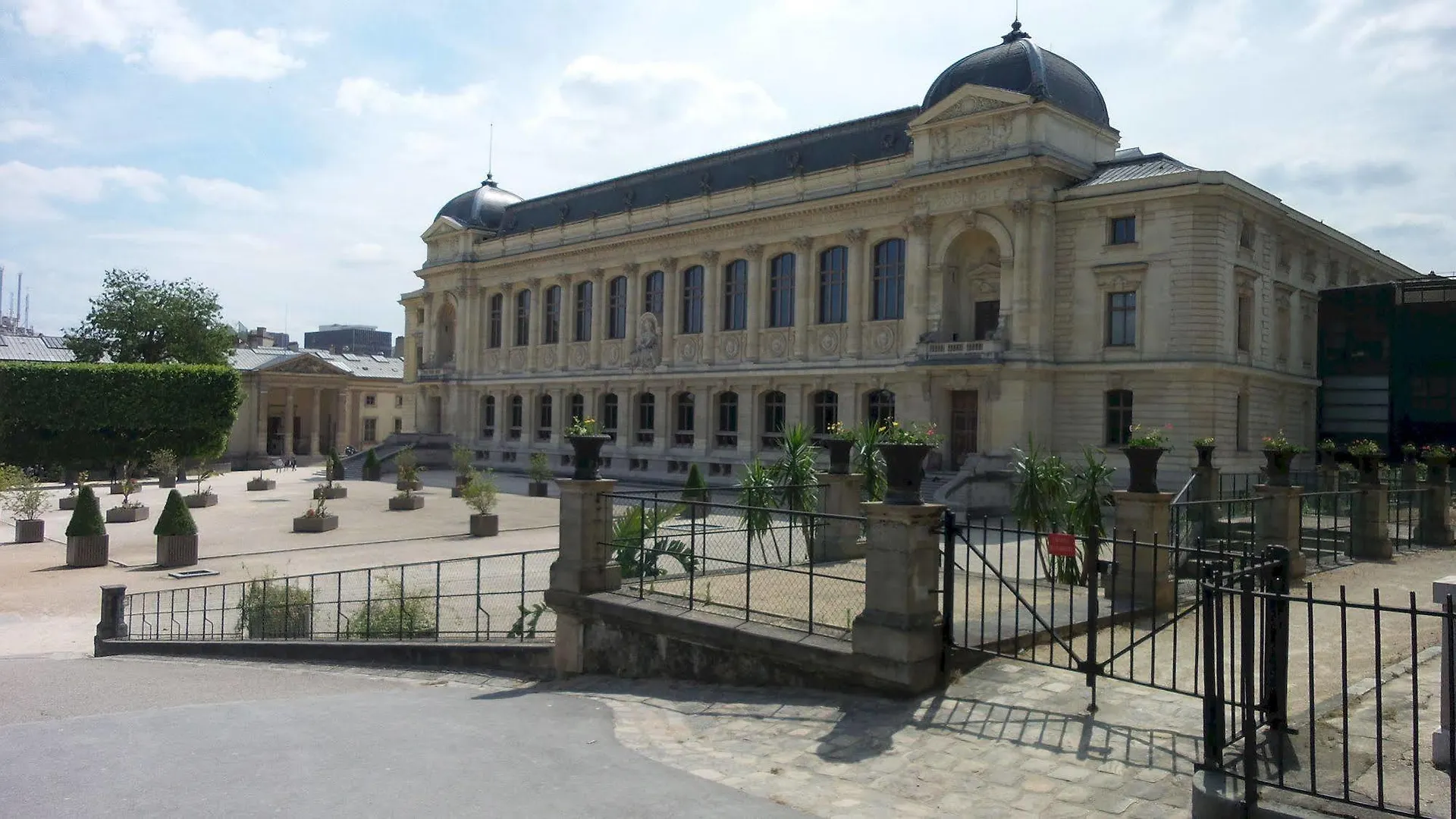 Des Arenes Hotel
